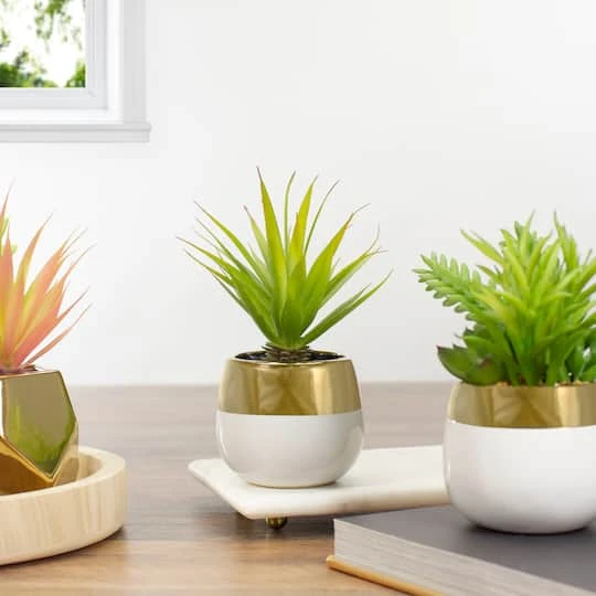 Northlight 7" Potted Green Sword Grass Plant 5 Northlight 7" Potted Green Sword Grass Plant - Image 3