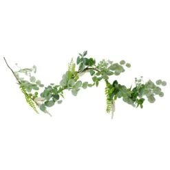 Northlight 5ft. Green Leaves & Berry Garland